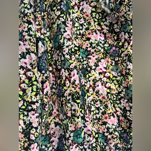 Cute floral crop top - Picture 7 of 7